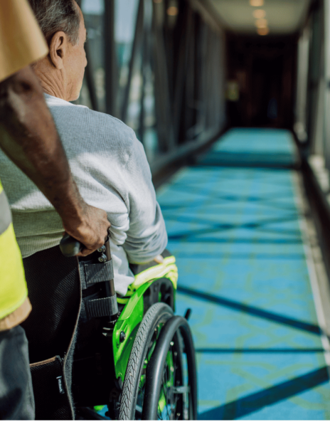 Comment voyager en avion avec son fauteuil roulant ?