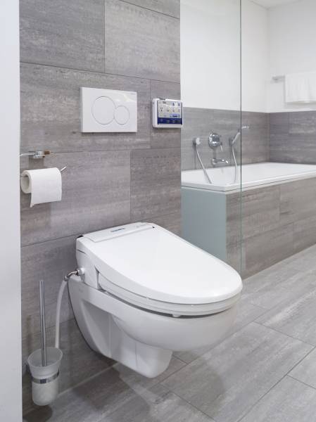 Toilettes pour personne à mobilité réduite Peyrolles