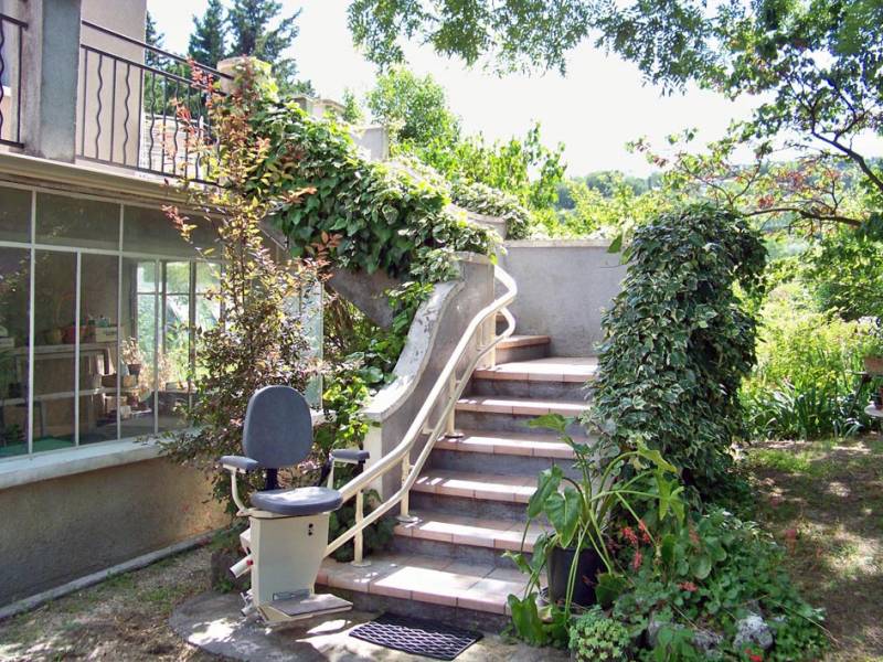 Monte escalier Mobideal à Aix en Provence : confort, adaptabilité et sécurité